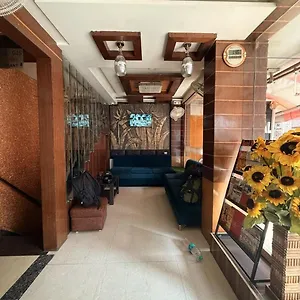 Hotel Rajkamal Palace - Near Kashi Vishwanath Temple